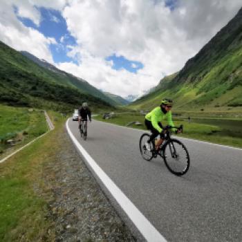 Die lange Abfahrt auf der Silvretto Hochalpenstraße ist ein Traum - (c) Maren Recken