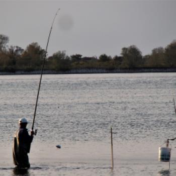 Wir begegnen Fischer und sehen die verschiedenen Fangnetze im und außerhalb des Wassers - (c) Jörg Bornmann