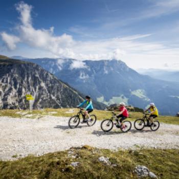 E-Mountainbike auf der Schneealm in der HOCHsteiermark - (Tom Lamm)