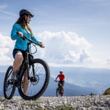 Lässig, locker mit dem E-Mountainbike durch die HOCHsteiermark - (c) Tom Lamm