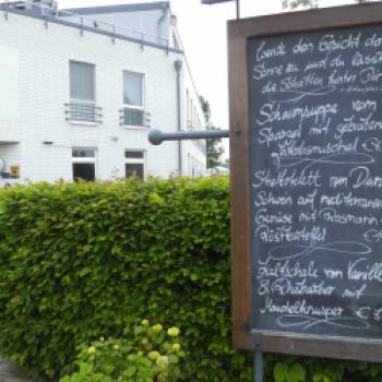 Im Restaurant Pommernyacht kann man sich kulinarisch verwöhen lassen - (c) Herbert Barnehl