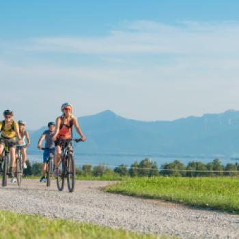 Von der Eiszeit zum wärmsten See Bayerns - 32 geführte kostenlose Radtouren bis Ende Juni beim Chiemgauer Radlfrühling - (c) Chiemgau Tourismus e.V.