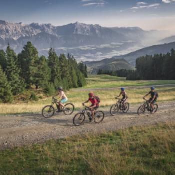 Fahrradurlaub in der Ferienregion Hall-Wattens - Mit dem e-Bike zum Glugezer Schartenkogel - (c) hall-wattens.at