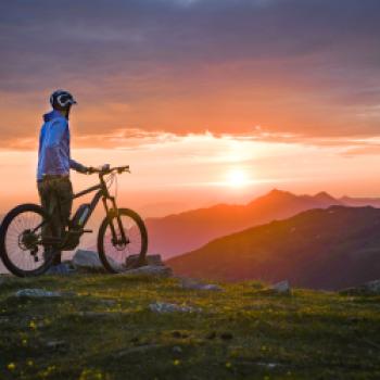 Fahrradurlaub in der Ferienregion Hall-Wattens - Sonnenaugangstour mit dem Mountainbike - (c) hall-wattens.at