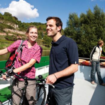 Auf der Fähre am Blütengrund in Naumburg (On the ferry at Blütengrund in Naumburg) - (c) Investitions- und Marketinggesellschaft Sachsen-Anhalt mbH, Boris Breuer im Auftrag intention