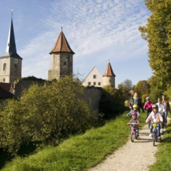 Von Burg zu Burg radeln - die Stadtmauer von Sesslach