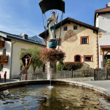 Radeln hoch über dem Reschenpass - hier an der Grenze zu Südtirol und Graubünden kann man Mountainbike-Touren durch die imposante Bergwelt unternehmen - (c) Armin Herb
