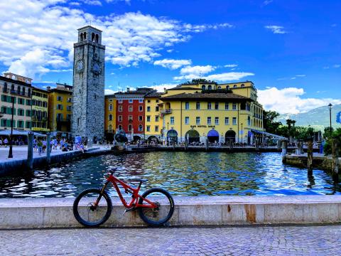 Vom Zentrum von Riva del Garda... - (c) Christine Kroll Vom Zentrum von Riva del Garda... - (c) Christine Kroll