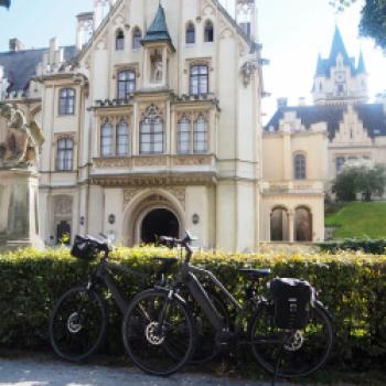 Auf Schloss Grafenegg, rund 14 km östlich von Krems, findet jährlich die Jahrgangspräsentationen der Traditionsweingüter Niederösterreich statt - (c) Jörg Bornmann