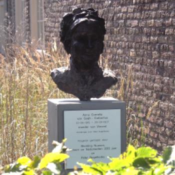 Van Gogh Fahrradtour Nuenen - die Büste zeigt Anna Cornelia van Gogh, die Mutter des Malers - (c) Jörg Bornmann