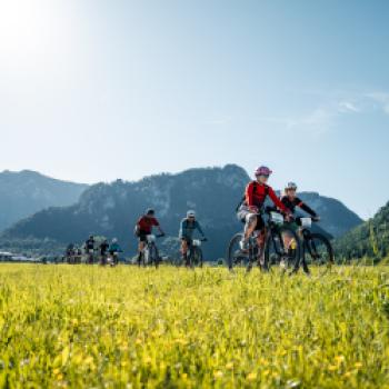 Chiemgau Bike Trophy 2026 am 12./13. Juni - Auf dem Bike durch das Chiemgau: Vier Strecken. Ein Gemeinschaftserlebnis - (c) GESCHWISTER ZACK PR