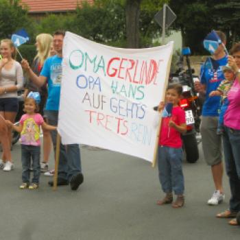 Und natürlich werden auch Oma und Opa gefeiert - (c) Lutz Baeucker