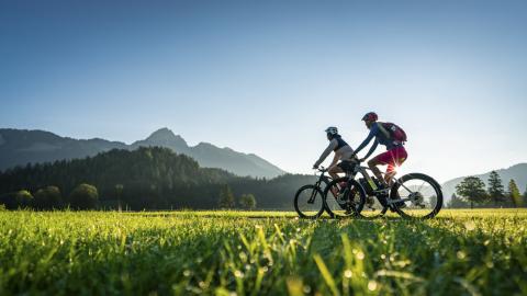 Mit dem Fahrrad vom Bodensee bis zum Königssee  Südbayerns schönste Sehenswürdigkeiten mit dem Fahrrad entdecken - (c) Bodensee-Königsee-Radweg - Dietmar Denger