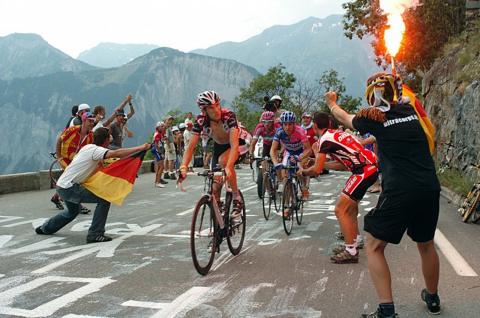 Eine kleine Radreise im Stil der Tour de France - (c) Quelle Pixabay Eine kleine Radreise im Stil der Tour de France - (c) Quelle Pixabay