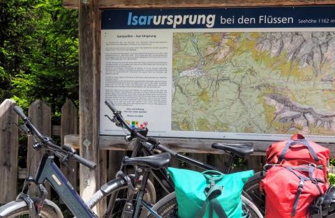 Start auf dem Isarradweg beim Isarursprung - (c) Jörg Bornmann