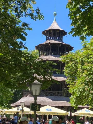 Mit der Rikscha durch Münchens grüne Lunge, der Englische Garten gehört zu den berühmtesten Orten der Stadt - (c) Gabi Dräger